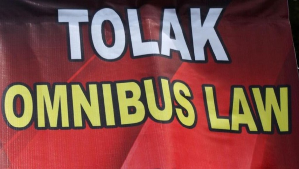 Tolak RUU Omnibus Law!