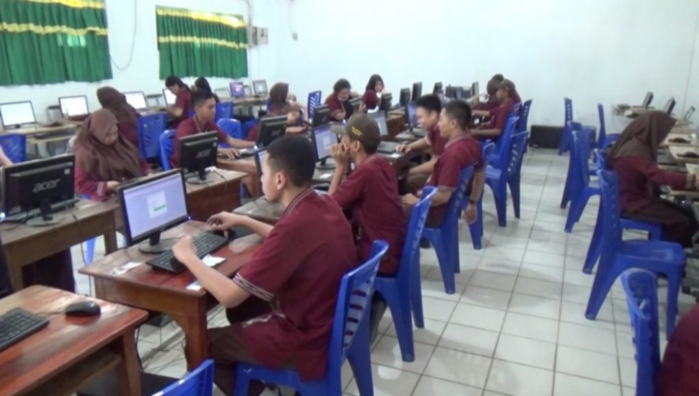 625 Siswa SMAN 4 Kendari Ikut Ujian Nasional, Berikut Simulasinya