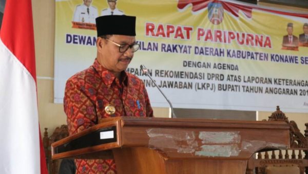 ﻿Bupati Konsel Jawab Pandangan Fraksi LKPJ 2018