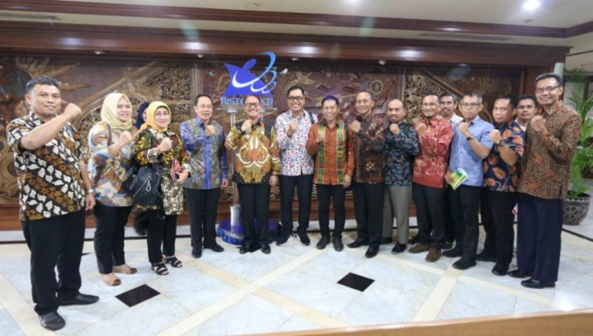 Bupati Konsel Optimis Masuk Tiga Besar Penerima Anugerah Budhipraja