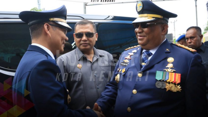 Gubernur dan Wakilnya Serta Wali Kota Kendari Hadiri Upacara Harhubnas