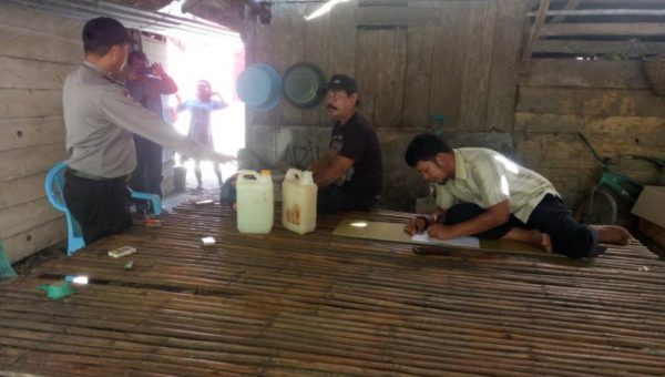 ﻿Polsek Rumbia Amankan Sejumlah Miras Tradisional