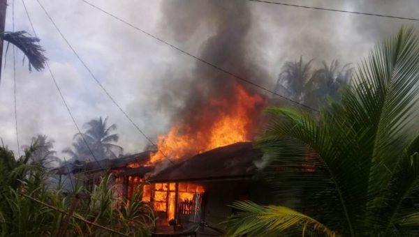 ﻿Puluhan Rumah di Buluh Hangus Terbakar