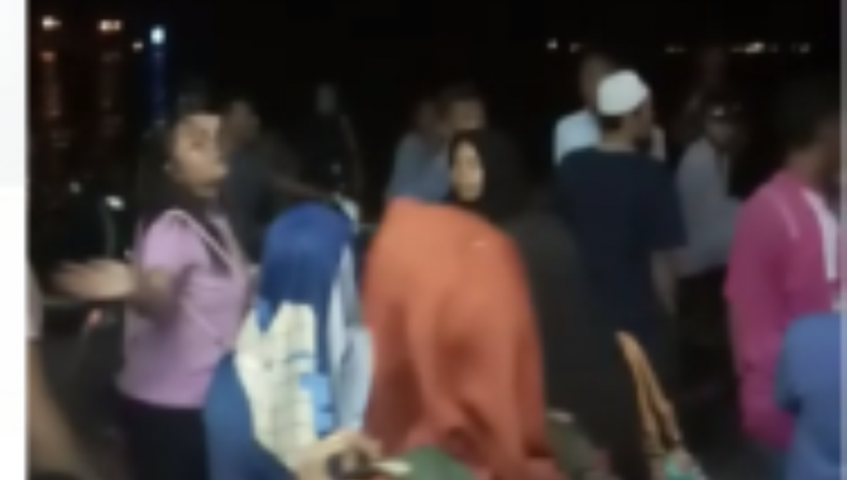 Puluhan Penumpang Ferry Kolaka Bajoe Ngamuk
