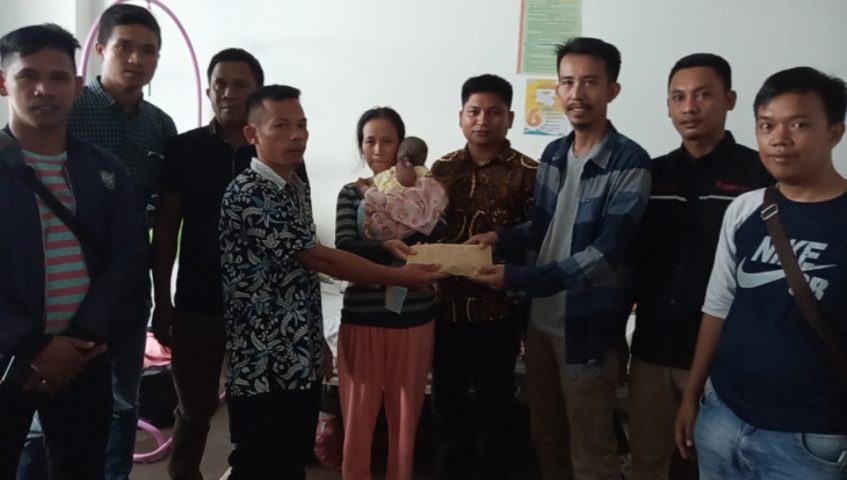Sepekan Galang Donasi, Persatuan Wartawan Konsel Sambangi Mikaila Sabrina Serahkan Rp. 9.571.000,-