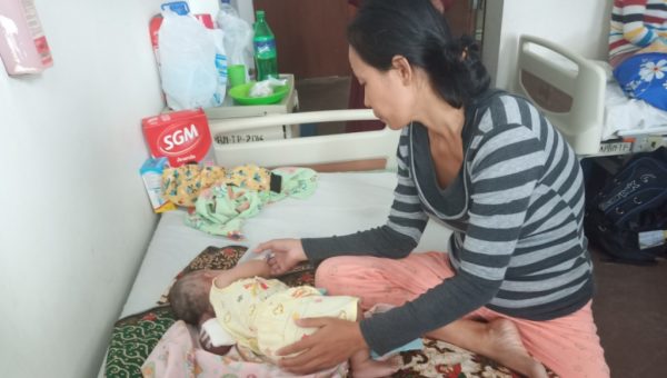 ﻿Sepekan Galang Donasi, Persatuan Wartawan Konsel Sambangi Mikaila Sabrina Serahkan Rp. 9.571.000,-