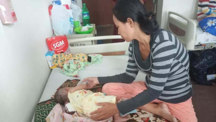 Sepekan Galang Donasi, Persatuan Wartawan Konsel Sambangi Mikaila Sabrina Serahkan Rp. 9.571.000,-