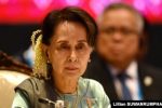 Aung San Suu Kyi menghadiri KTT ASEAN-Jepang ke-22 di Bangkok, di sela-sela KTT Asosiasi Bangsa-Bangsa Asia Tenggara (ASEAN) ke-35, November 2019. (Foto: AFP/Lillian Suwanrumpha)