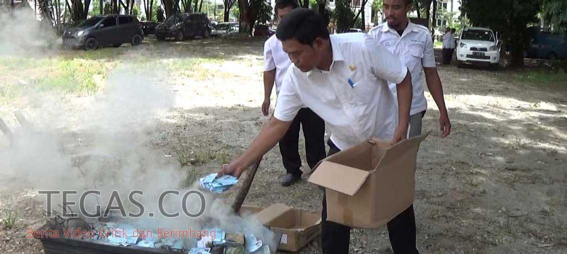 Kabupaten Kolaka dan Kolaka Timur Musnahkan KTP-el
