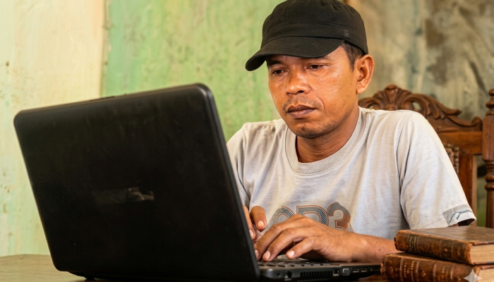 Menjauh dari Lingkungan Toksik Menjauh dari Lingkungan Toksik