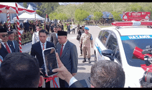 Perkuat Layanan Kesehatan, Bank Sultra Hibahkan Satu Unit Ambulans ke RSUD Bahteramas Usai Upacara HUT ke-81 RI Perkuat Layanan Kesehatan, Bank Sultra Hibahkan Satu Unit Ambulans ke RSUD Bahteramas Usai Upacara HUT ke-81 RI