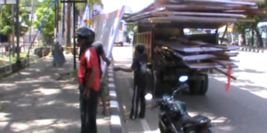 KPU Kota Kendari Pasang Alat Peraga Kampanye Pilkada