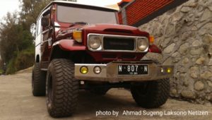 Jeep Hardtop Transport Andalan di Bromo FOTO : SUGENG