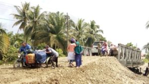 Kondisi Jembatan Rangka Baja yang sulit dilalui kendaraan FOTO : MAN