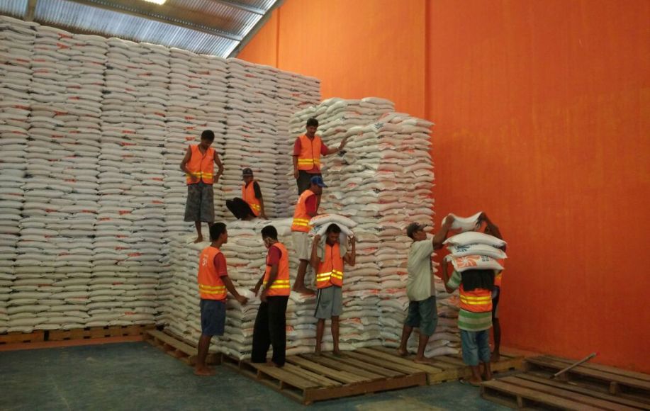 Bulog Salurkan Raskin Kota Kendari dan Konsel