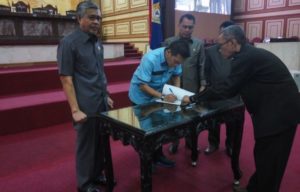 APBD Sultra 2017 Diparipurnakan