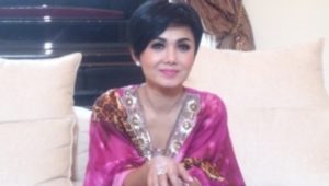 Malam Tahun Baru Tak Ambil Job, Yuni Shara Umroh ke Mekkah