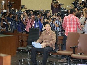 Sidang Perdana Ahok Ditunda Pekan Depan