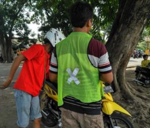 Parkir Liar di Sekitar Bandara Adisumarmo Meresahkan