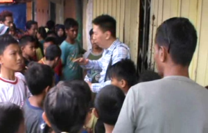 Berburu Angpaw, Warga Sempat Diusir