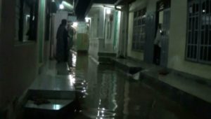Banjir Surut, Warga Kekurangan Mesin Sedot Lumpur