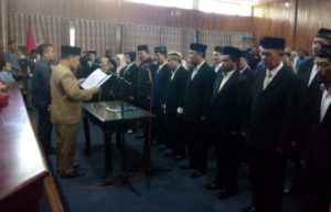 Musadar Lantik 13 Guru dan 27 Kepala Sekolah