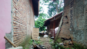 Rumah Terancam Roboh 91 KK Mengungsi