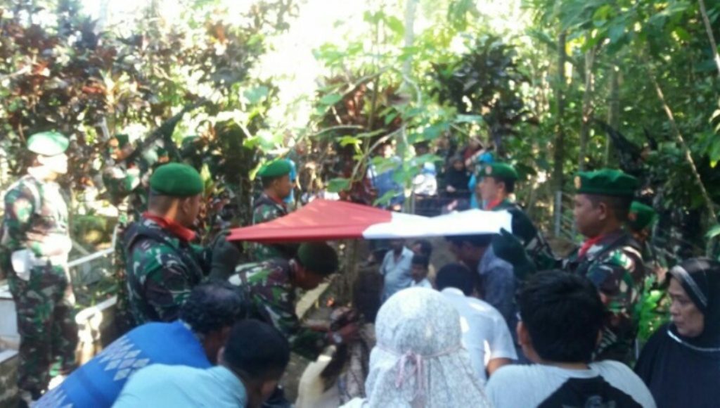 Dandim Aceh Timur Pimpin Pemakaman Babinsa Manyak Payed