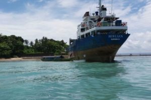 Kapal karam ,13 penumpang di evakuasi Tim SAR Baubau