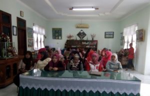 Persit Kartika Chandra Kirana Bantu Biaya Siswa Putra-Putri TNI