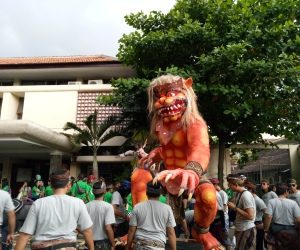 Atraksi Ogoh-ogoh Sambut Hari Nyepi