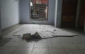 Plafon Gedung Teknik Jatuh Nyaris Timpa Mahasiswa