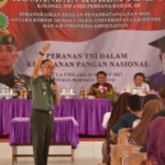 Komandan Korem 143/HO Kolonel Inf Andi Perdana Kahar, S.H saat memberikan kuliah umum di Unilaki, Konawe. FOTO : PENREM