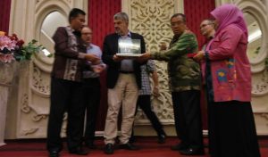 Musik Bambu Hibur Walikota Lo Rochelle