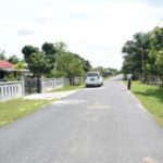 Lokasi lintasan memasuki objek wisata Pantai Cemara Indah (PCI). Masyarakat berharap lokasi ini segera dipasang lampu jalan karena rawan aksi pencurian dan tindakan maksiat. FOTO : MAN
