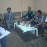 Bhabinkantibmas Baito Melakukan mediasi perebutan hak asuh anak di Desa Baito. FOTO MAHIDIN