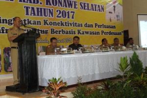 Bupati Konsel H. Surunuddin Dangga Saat Memberikan Sambutan Diacara Musrenbang Kabupaten Konsel. FOTO : HERMAN