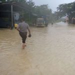 genangan banjir yang melanda Markas Komado Polres Konawe Selatan Sore tadi. FOTO : MAHIDIN