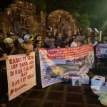Ikatan Pelajar Mahasiswa Taliabu Yogyakarta (IPMTY) dan Forum Mahasiswa Sula Yogyakarta (FORMASI) melakukan aksi budaya dan menuntut Penambang di taliabo angkat Kaki. FOTO : NADHIR