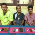 Tiga tersangksa sabu saat di amankan di Mapolres Aceh Timur. FOTO : ROBY SINAGA