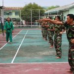 Prajurit TNI Kodim 0104 tengah berlatih bela diri Yong moodo. FOTO : ROBY SINAGA