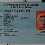 KTP milik pasien Wa lafi yang di rawat di RSUD Muna tidak dapat membeli obat di Apotek RSUD karena kehabisan stoke obat. FOTO : ROS