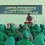 Komandan Kodim 0104/Aceh Timur Letkol Inf Amril Haris Isya Siregar, SE saat membuka acara Persit. FOTO : ROBY SINAGA