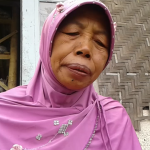 Ibu Supyah merupakan wanita ulet pemetik jamur kancing di bromo tengger. FOTO : ASL