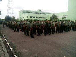 Upacara pemberangkatan Prajurit TNI ke jenjang secaba Reguler Khusus di makodim 0820 probolinggo. FOTO " ASL