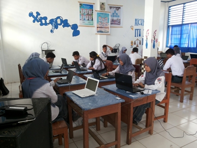 Hari Pertama UNBK di SMAN 1 Pasarwajo Berjalan Lancar