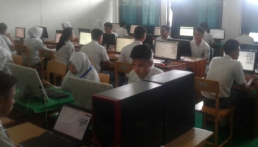 Ujian Berbasis Komputer di SMAN 1 Kendari Juga Berjalan Lancar