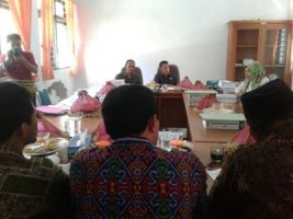 Pembahasan Gaji Petugas Kebersihan Kabupaten bantaeng di DPRD Bantaeng. FOTO : SYAMSUDDIN