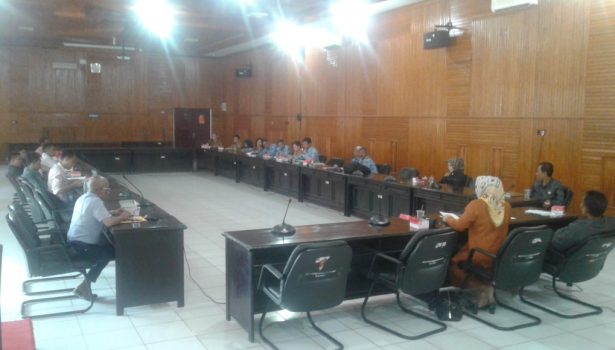 DPRD Kendari, Minta Nakertrans Selesaikan Dugaan Pemotongan Gaji Karyawan Pryncess Syahrini