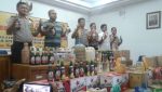 Jelang Ramadhan, Polisi Amankan Ribuan Liter Miras Tradisional